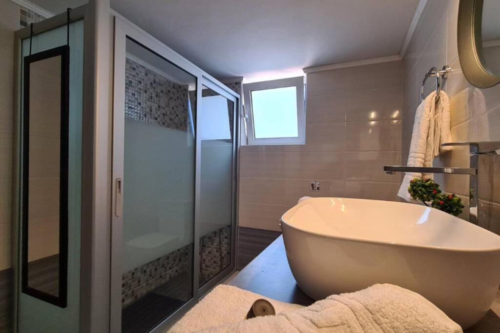 Modern Central Αpt 500M From The Beach. Chania  Exterior foto