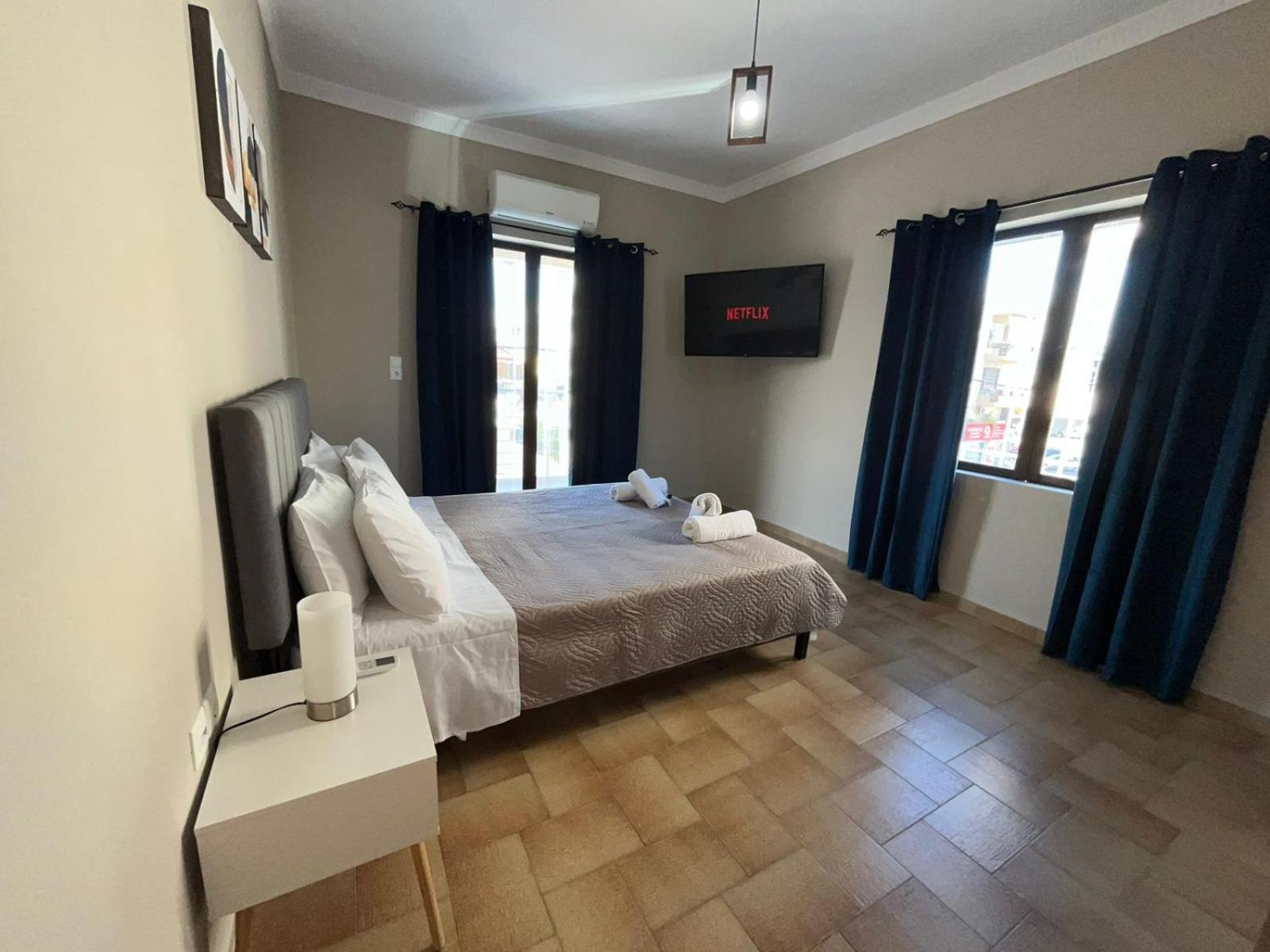 Modern Central Αpt 500M From The Beach. Chania  Exterior foto